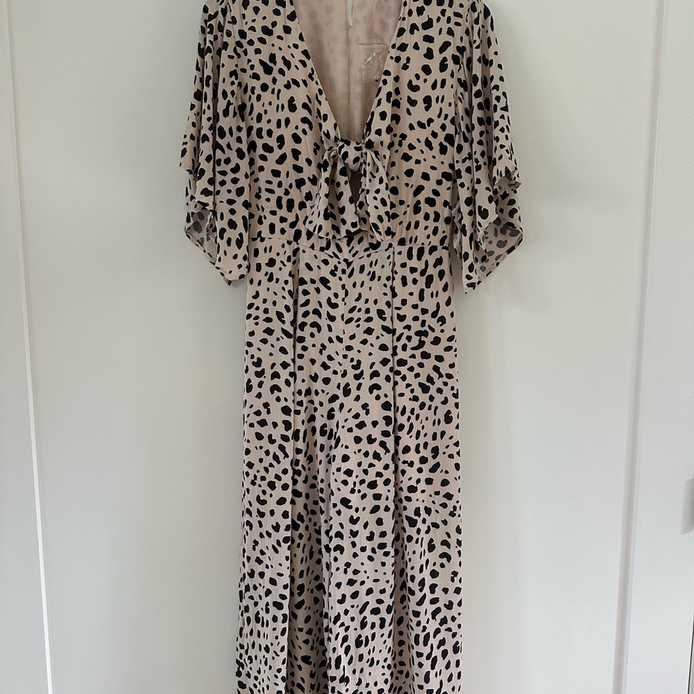 dee elly - Elegant Trendy Cream and Black Jumpsuit with Wide-Leg Design NWOT